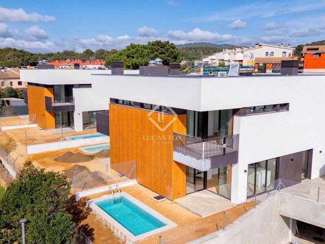 Situada en una ubicación muy práctica en una zona residencia. 258m² Sant Joan de Palamos