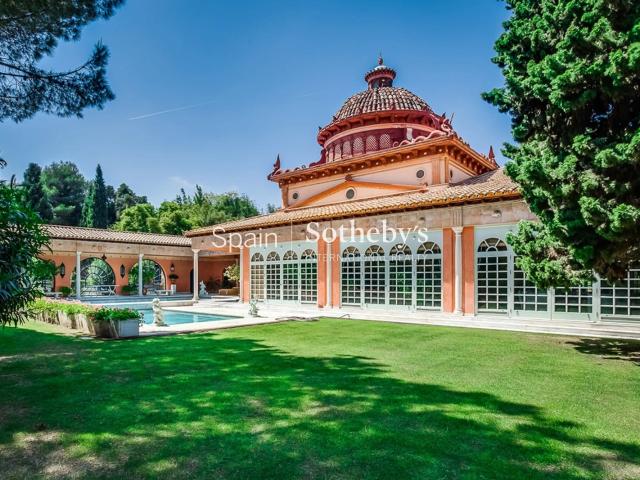 Situada en una colina elevada en Sotogrande, Las Sirenas es. 2677m² Sotogrande