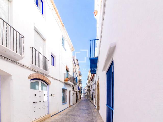 Situada en una de las calles más encantadoras del centro de. 125m² Sitges