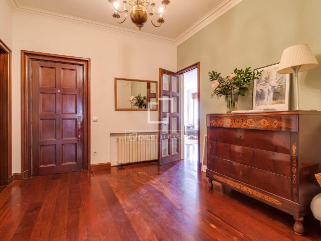 Situada en una de las áreas residenciales más prestigiosas d. 392m² Barcelona