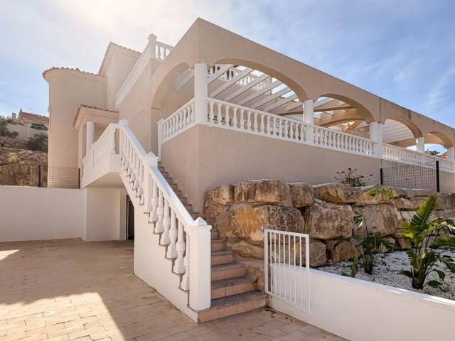 Situada en una de las zonas más atractivas de la costa alica. 158m² El Campello