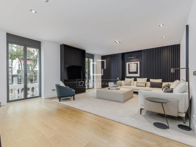 Situada en una de las zonas residenciales más distinguidas d. 213m² Barcelona