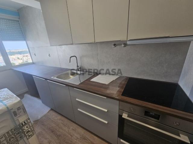Situado na Arroja, T2 remodelado, com muita luz natural