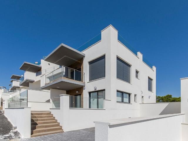 Situado en Alicante, en la localidad de San Miguel de Salina. 96m² San Miguel de Salinas