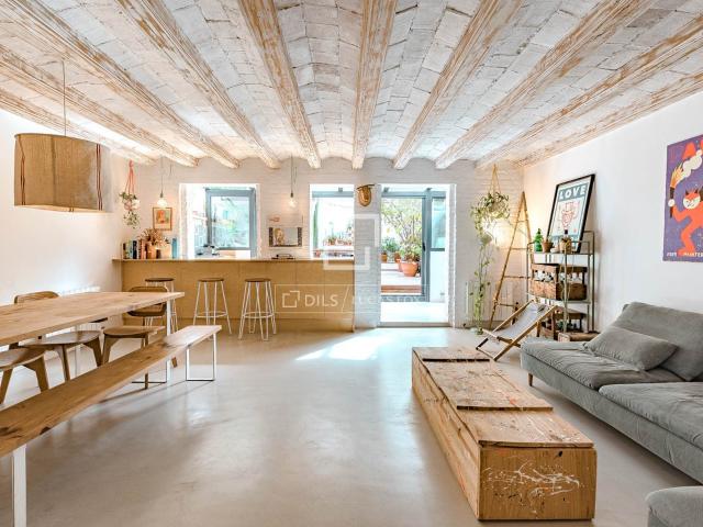 Situado en pleno centro de Barcelona, ​​a pocos pasos del fa. 155m² Barcelona