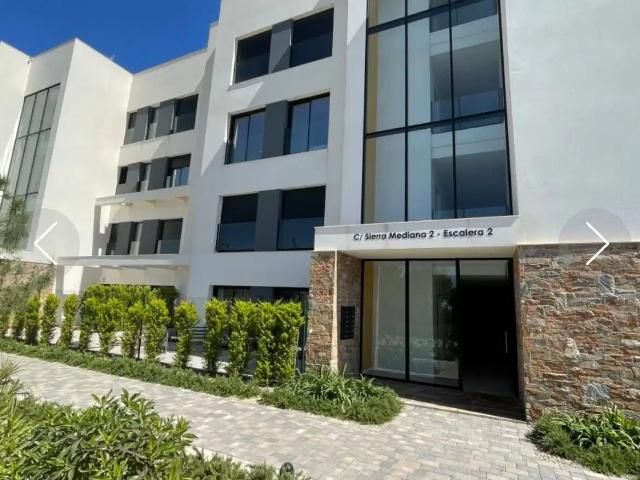 Situado en el famoso resort Las Colinas, este elegante apart. 90m² Orihuela Costa