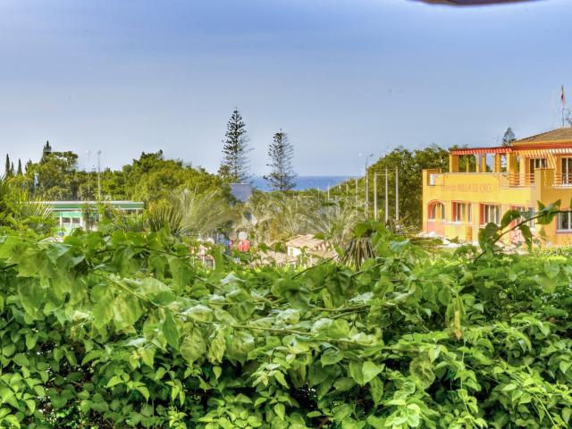 Situado en la prestigiosa comunidad cerrada Costa Nagüeles I. 85m² Marbella