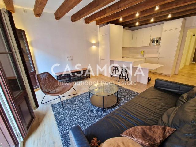 Situado en lo alto de un edificio bellamente restaurado en e. 100m² Barcelona