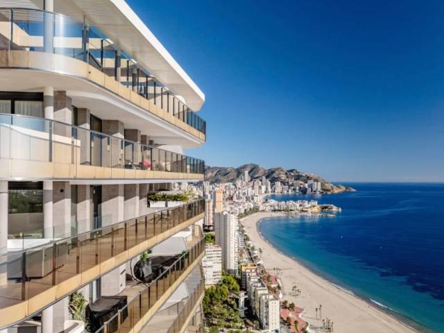 Situado en un prestigioso residencial, este impresionante ap. 119m² Benidorm