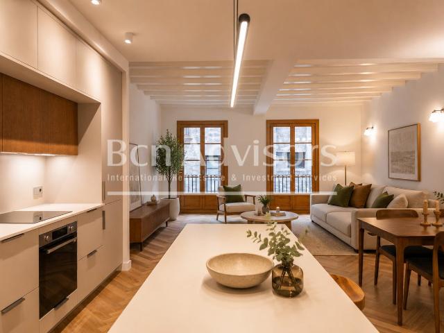 Situado en una tranquila calle del emblematico Barrio Gotico. 128m² Barcelona