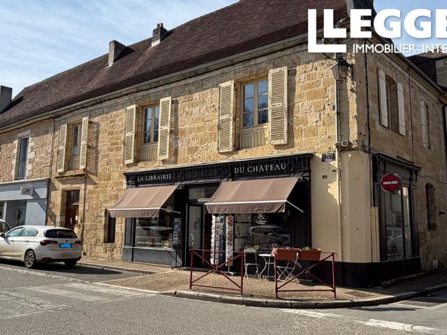 Situation exceptionnelle! au pied du châteaux d'Excideuil, pour cette appartement indépendant de 4 chambres