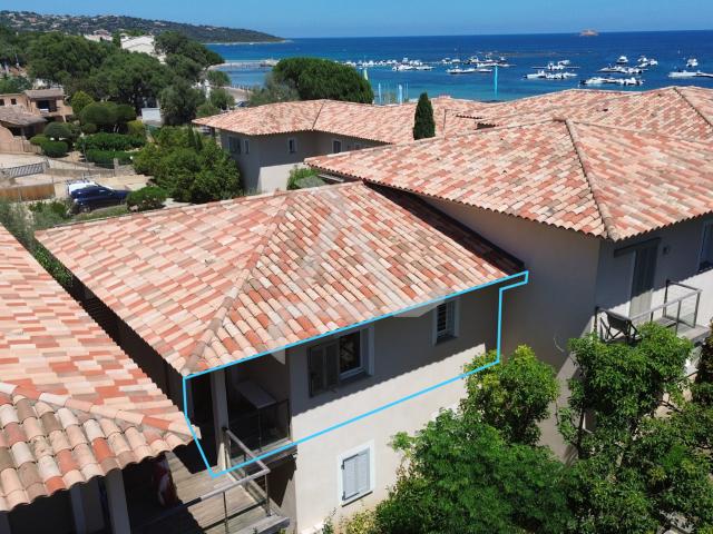 SITUÉ À DEUX PAS DE LA PLAGE, CHARMANT T2 AVEC TERRASSE DE 22M2
