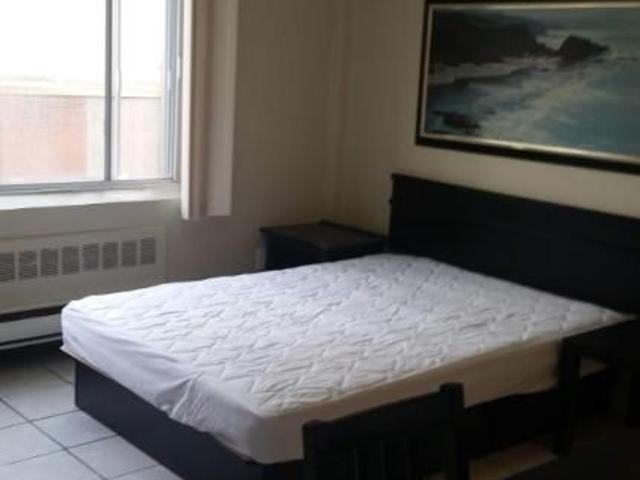 Situé au cœur du Ghetto McGill, super studio loft rénové