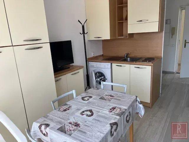 LOCATION ETUDIANTE studette avec piscine
