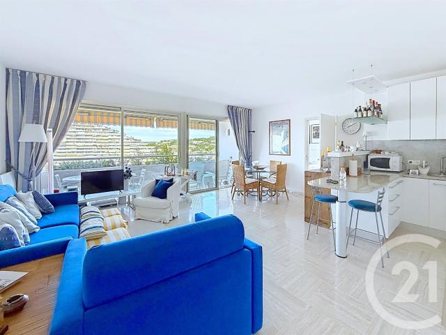 Situé dans l'ensemble immobilier de Marina Baie des Anges, n. 77m² Villeneuve Loubet