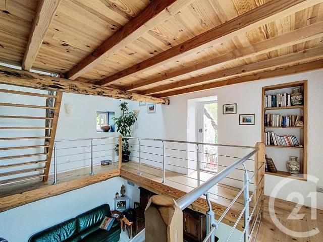Située à une heure de Toulouse et à 15 mn de Saint Girons su. 96m² Erp