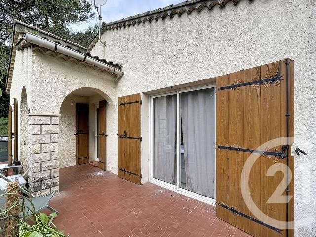Située à l'extérieur de Bagnols sur Cèze, cette maison d'une. 73m² Bagnols sur Cèze