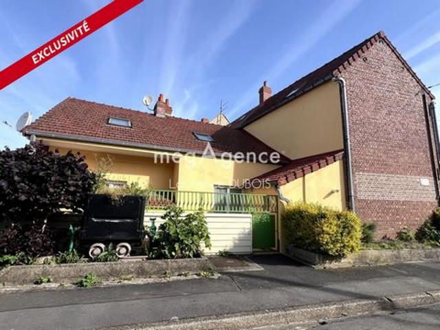 Située dans un secteur calme d'Auchel à 2 min du bois de Saint Pierre et 2 min du centre ville, maison 4 chambres Coup de coeur parfaitement entretenue, qui saura accueillir une famille