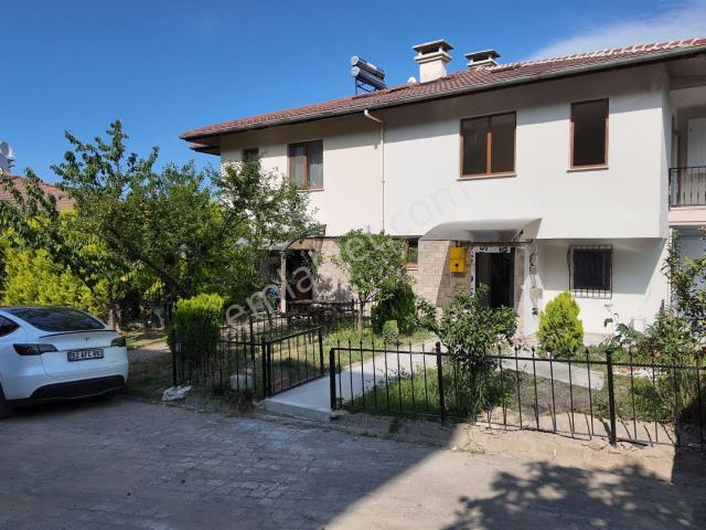 Site İçerisinde, Eşyalı Kiralık Tripleks Villa | Deniz Manzaralı