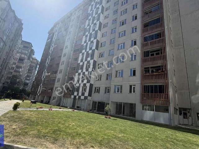Site İçerisinde Hol Park 1+1 Boş Kiralık