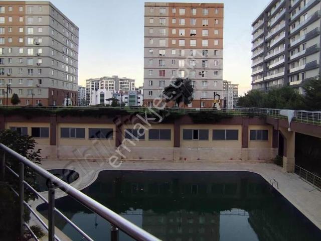 Site İçerisinde Havuzlu 1+1 Eşyalı Kiralık