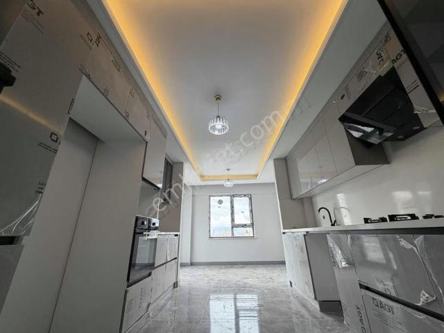 Site İçerisinde Ön Cephede Ki Son Daire