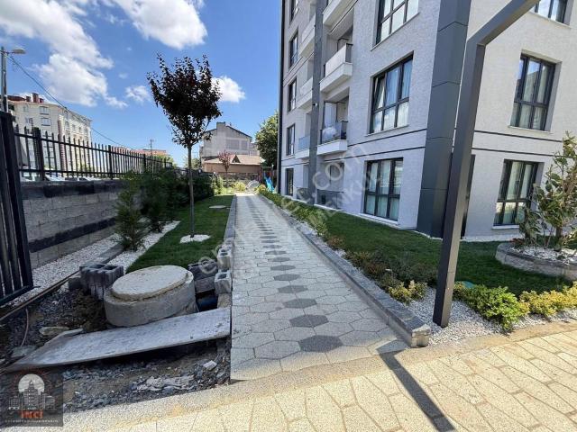 Site İçerisinde Lüx Sıfır Kiralık Daire Metro Ya 350 M Mesafede