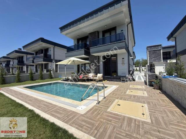 Site İçerisinde Müstakil Havuzlu Yeni Villa