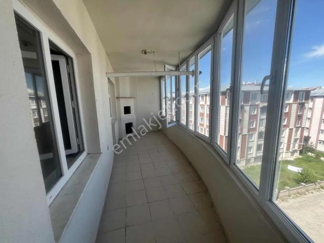 Site İçerisinde Satılık 4+1 Daire