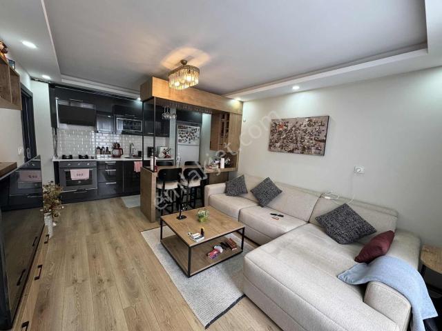 Site İçerisinde Satılık 2+1 Arakat Daire Otoparklı Özel Yapım