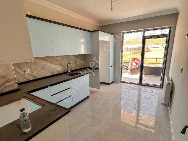 Site İçerisinde Satılık Develi Manzaralı Daire