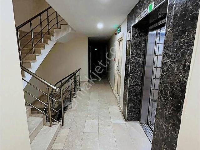 Site İçerisinde Ultra Lüx Giyimme Odalı Geniş Balkonlu 2+1
