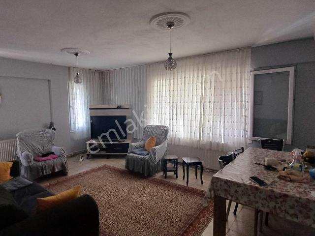 Site İçerisinde Kazımkarabekir Mahallesinde Geniş Daire