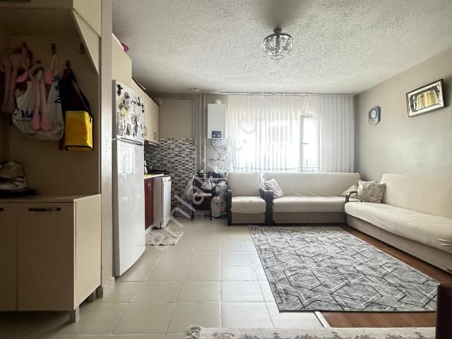 Site İçi,çift Cepheli,oturuma Hazır,ara Kat Daire !