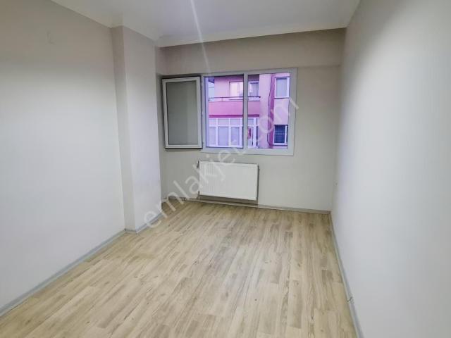 Site İçi Manzaralı Doğalgazlı Otoparklı Balkonlu 2 Wc 3+1 Daire