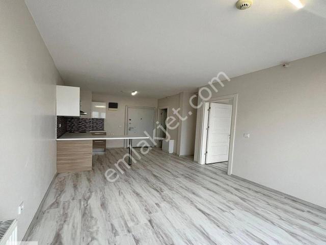 Site İçinde Havuzlu Acil 1+1 Kiralık Daire