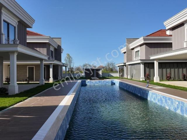 Site İçinde Havuzlu & Denize Yakın, Modern Villa Seçenekleri!