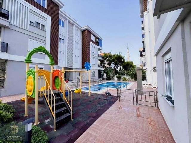 Site İçinde Havuzlu Güvenlikli 2+1 Giriş Kat Daire