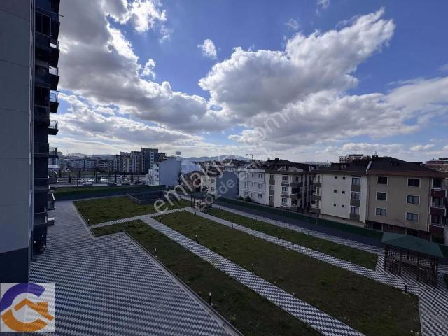 Sitede Havuzlu, Balkonlu 3+1 Daire: 120m², Ebeveyn Banyolu