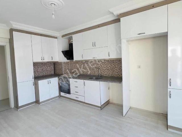 Site/kapıcılı/çocuk Oyun Alanlı/çift Banyolu/ Bulvar Üzeri