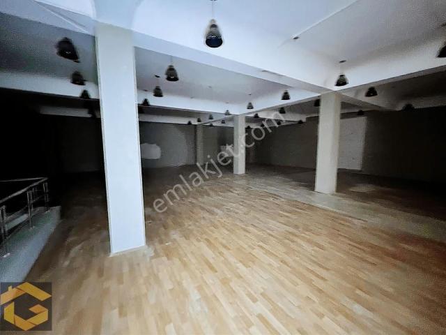 Siteler'de 1000m 1.2.3. Kat Uygun Fiyata Kiralık Dükkan
