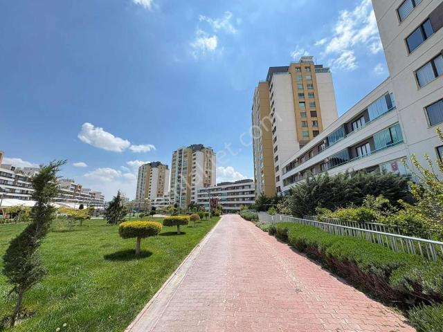 Sitenin En Uygunu ! Flora Şehir'de 4+1 Arakat Satılık Daire
