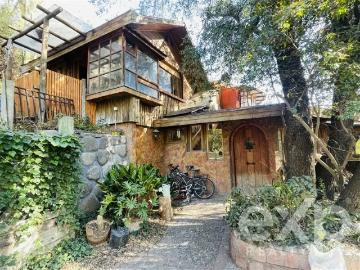 Sitio con 2 Casas y salón de reuniones en venta Lo Barnechea | 8 Espacio, 19200.00 en Lo Barnechea