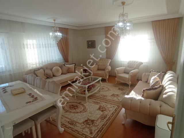 Sivas Yıldız Gayrimenkul'den Yeni Mahallesi 5+1 Asansörlü Dubleks Satılık Daire !