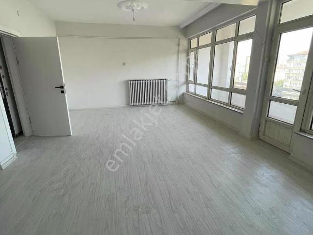 Sivas Caddesinde İçi Yeni Yapılı 2+1 Kiralık Daire