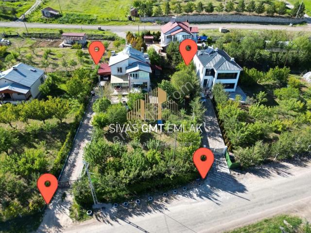 Sivas Gmt Emlak'tan Çayboyunda Satlık 1000m2 Hazır Bahçeli Villa