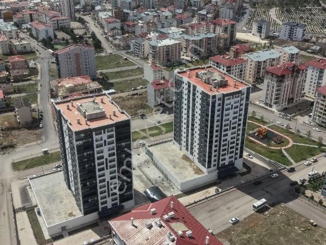 Sivas Merkez Kılavuz Mah. 4+1 Site İçerisinde Kiralık Daire