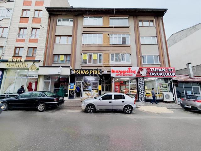Sivas Ozan Emlak'tan Mehmetpaşa'da Satılık 3+1 Daire
