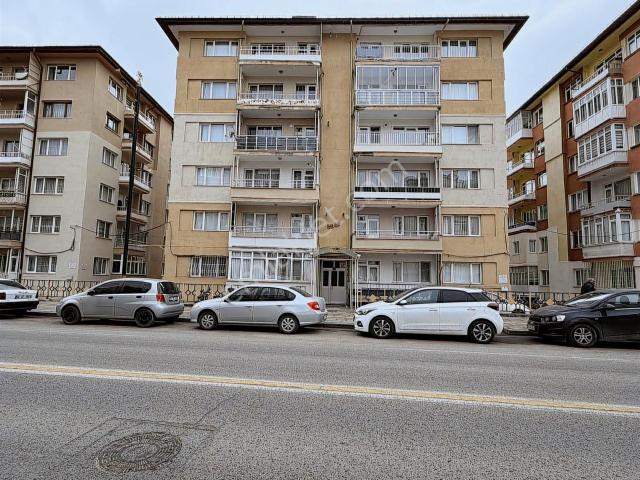 Sivas Ozan Emlak'tan Mevlana'da Satılık 2+1 Full Yapılı Daire