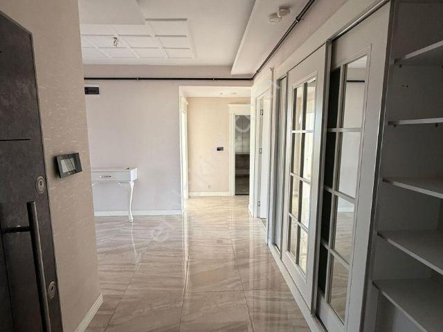Siverek Caddesinde 3.5+1 Çift Havuzlu Ultra Lüks Daire